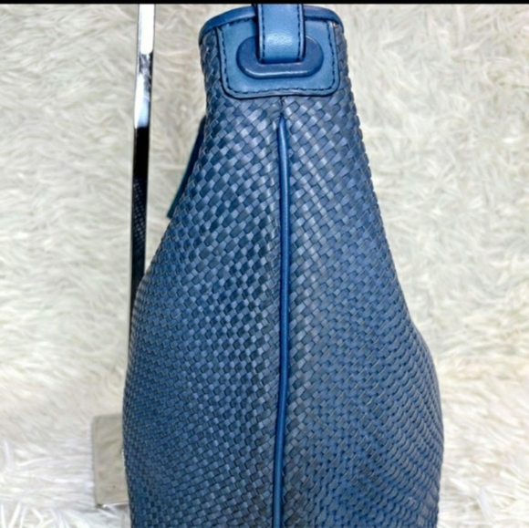 Tory Burch Thea Woven Shoulder Bag - Picture 5 of 14